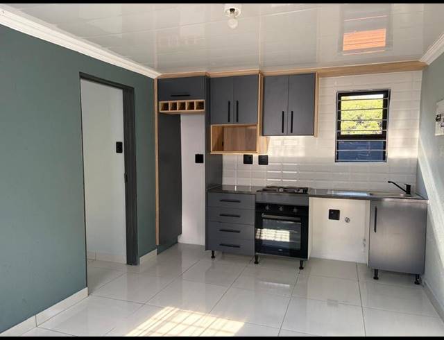 6 BEDROOM PROPERTY TO RENT IN MOKOPANE